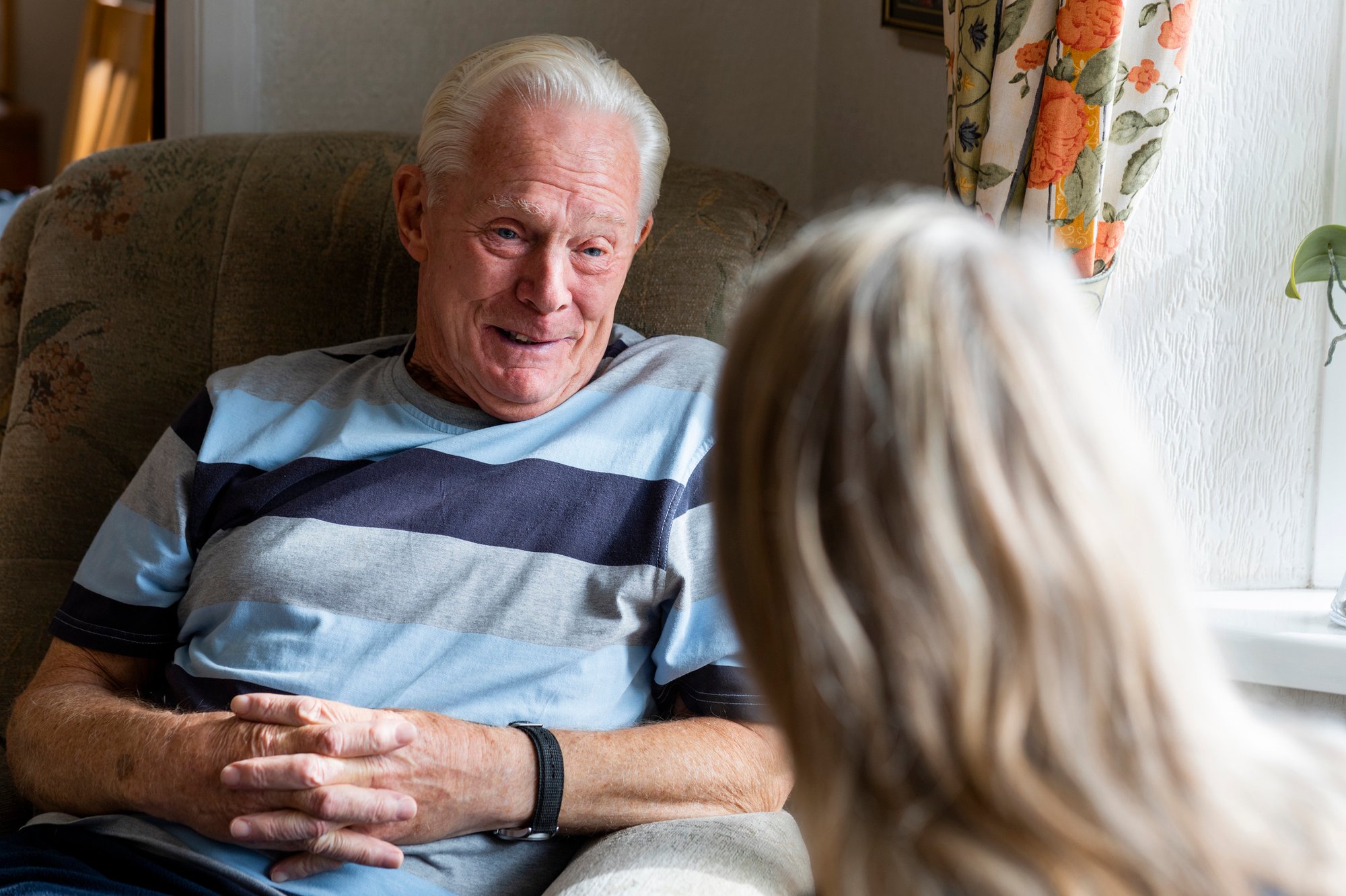 Having-a-Chat-with-a-Patient-1355253856_2125x1416
